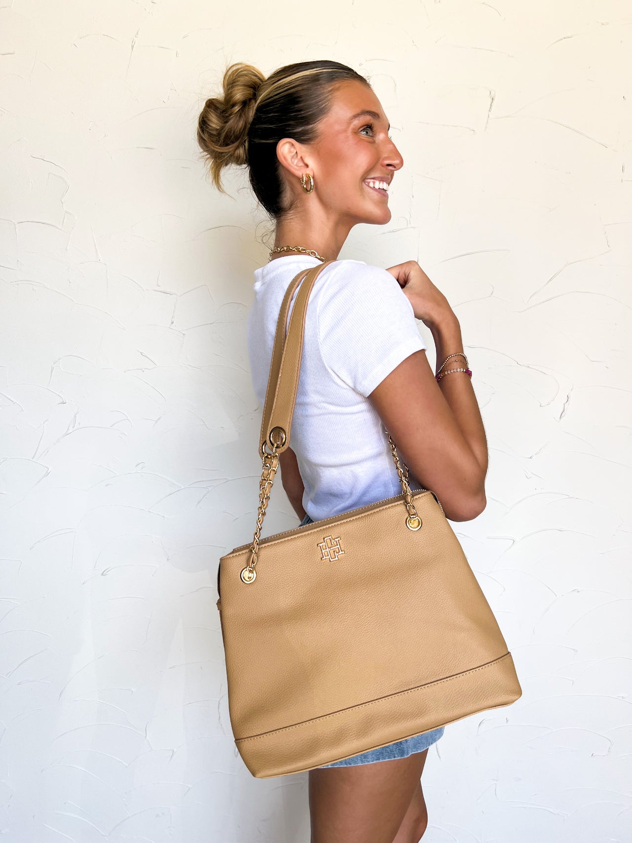 {CH} Teegan Tote Tan