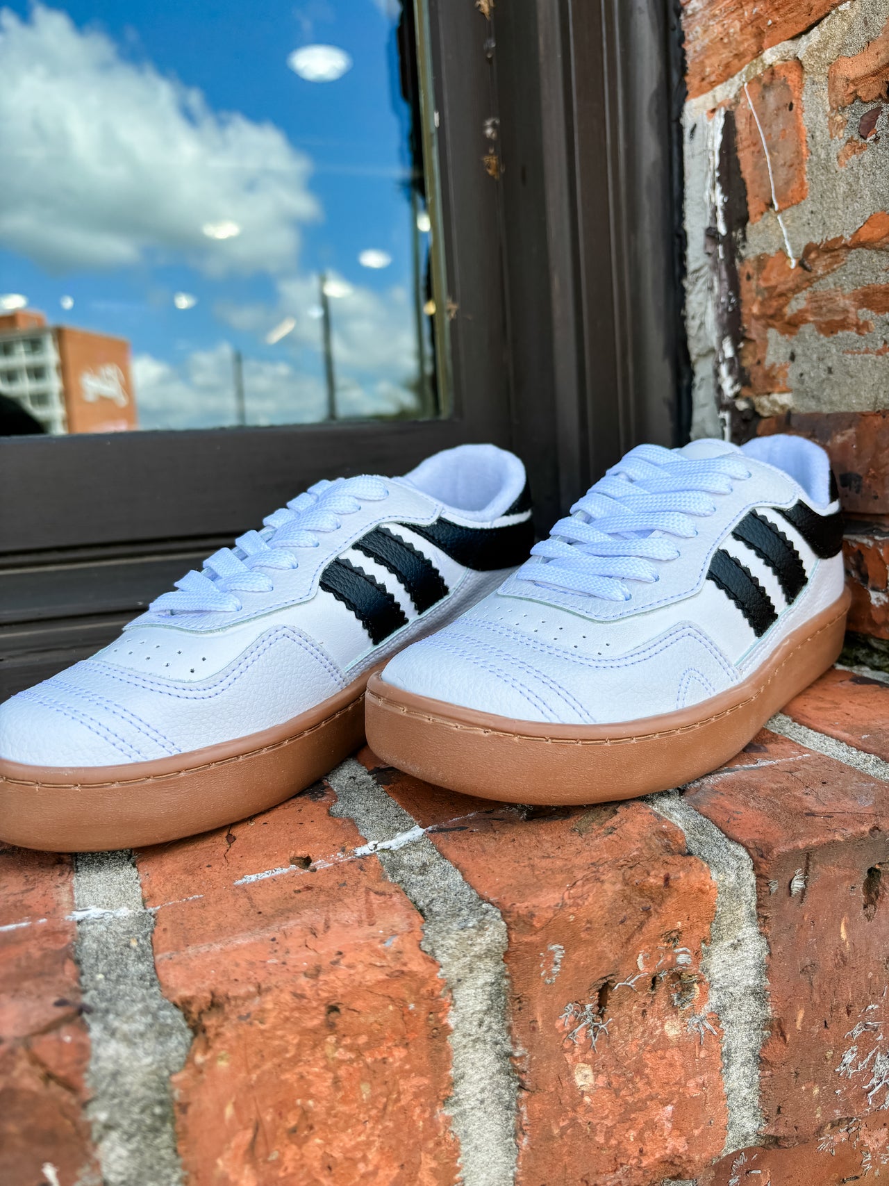 Miel 72 Sneakers- White