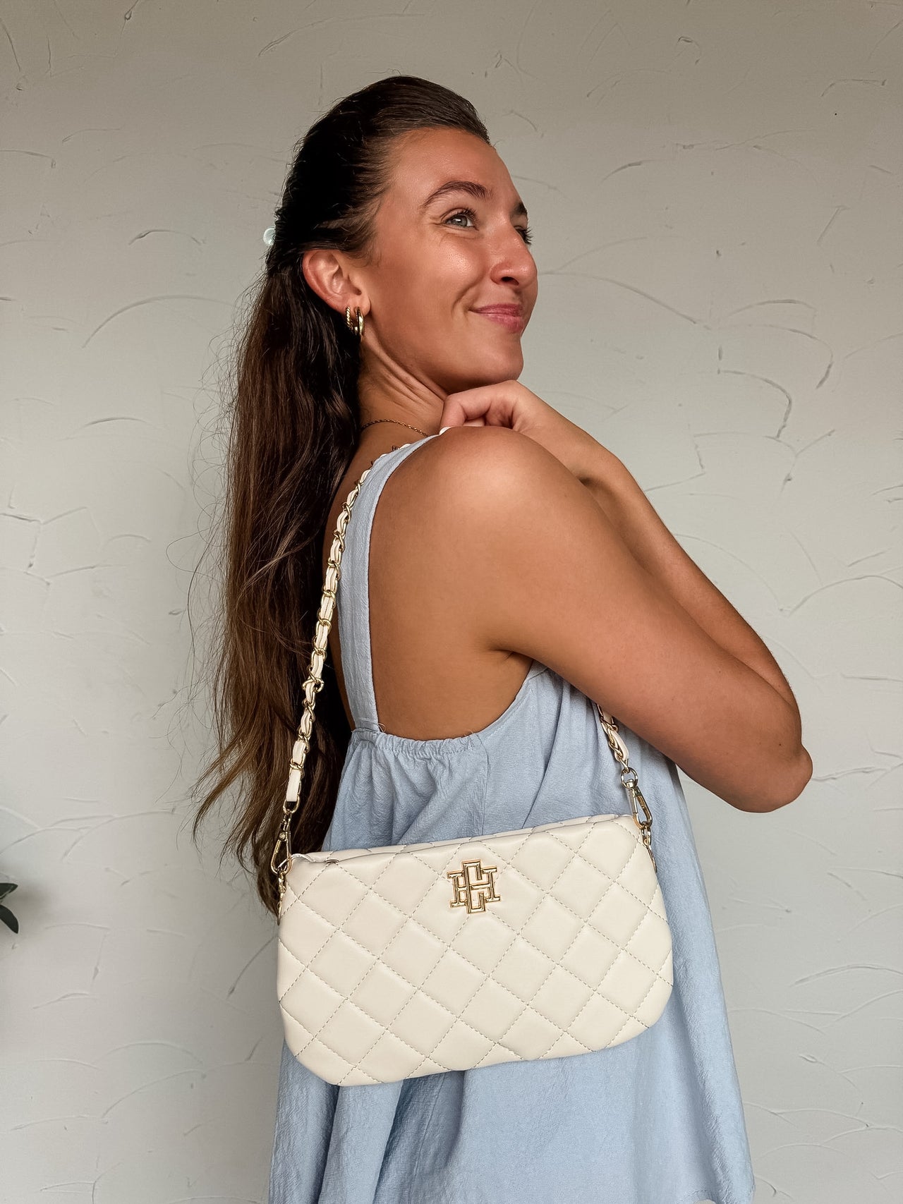 {CH} Livi Crossbody Cream Quilted