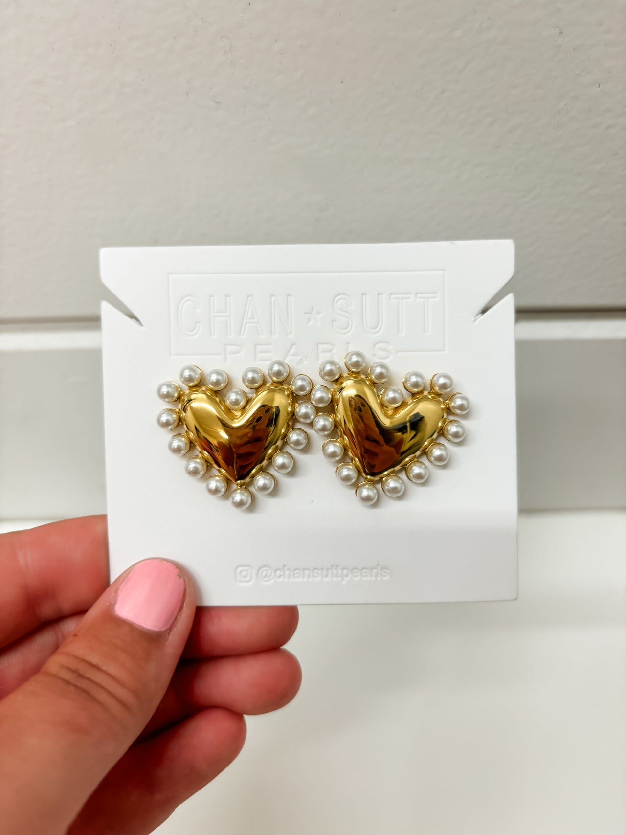 {CP} Pearl Heart Earrings- Gold