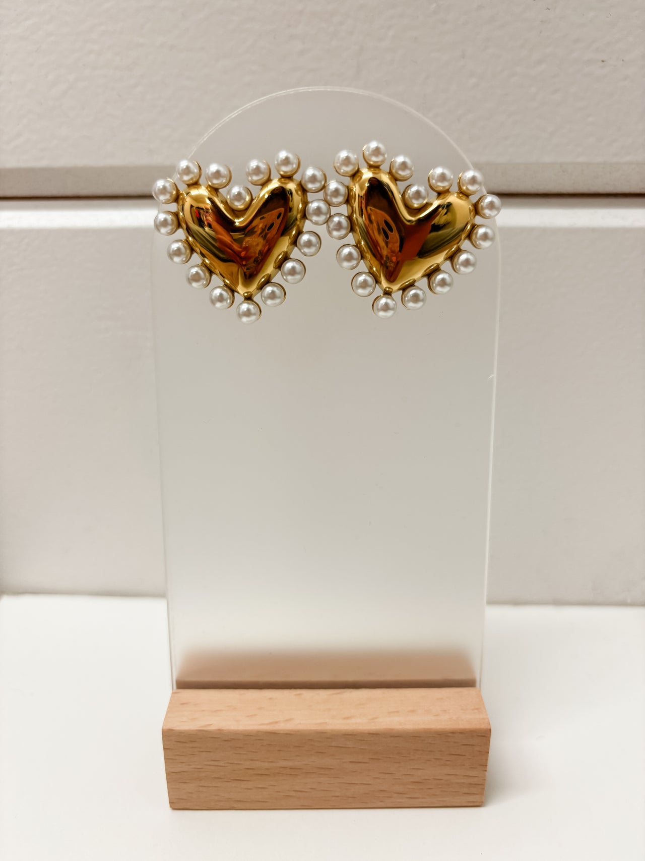 {CP} Pearl Heart Earrings- Gold