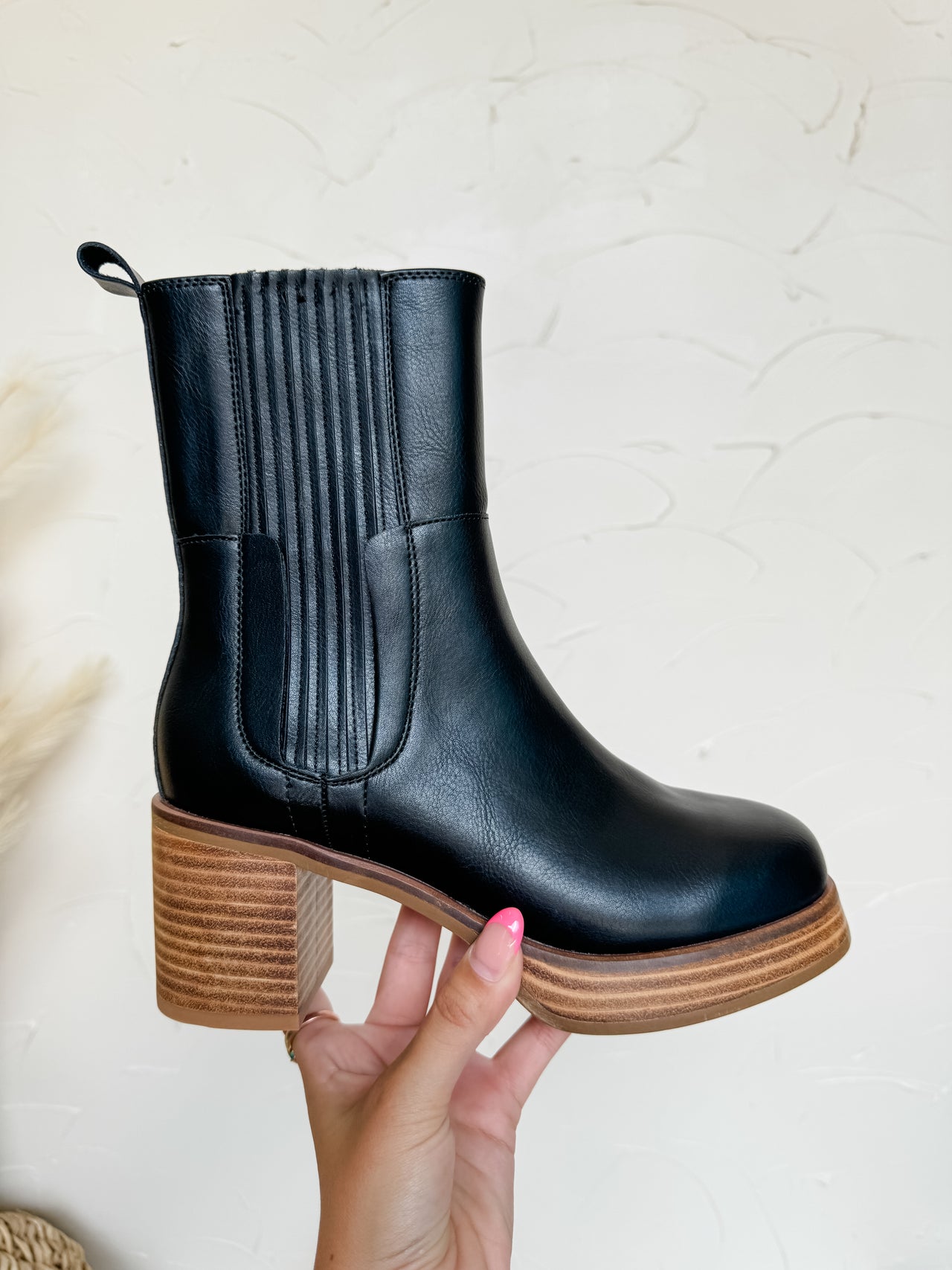 Tricia Chunky Heel Boot- Black