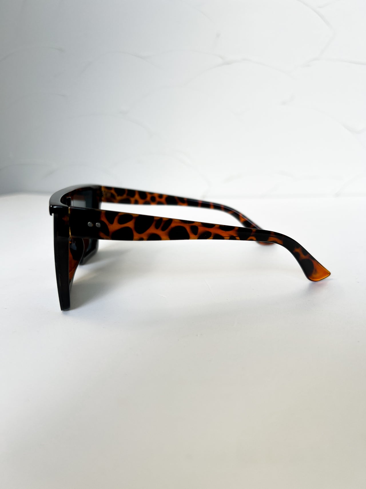 {DAX} Raider Shell Sunglasses