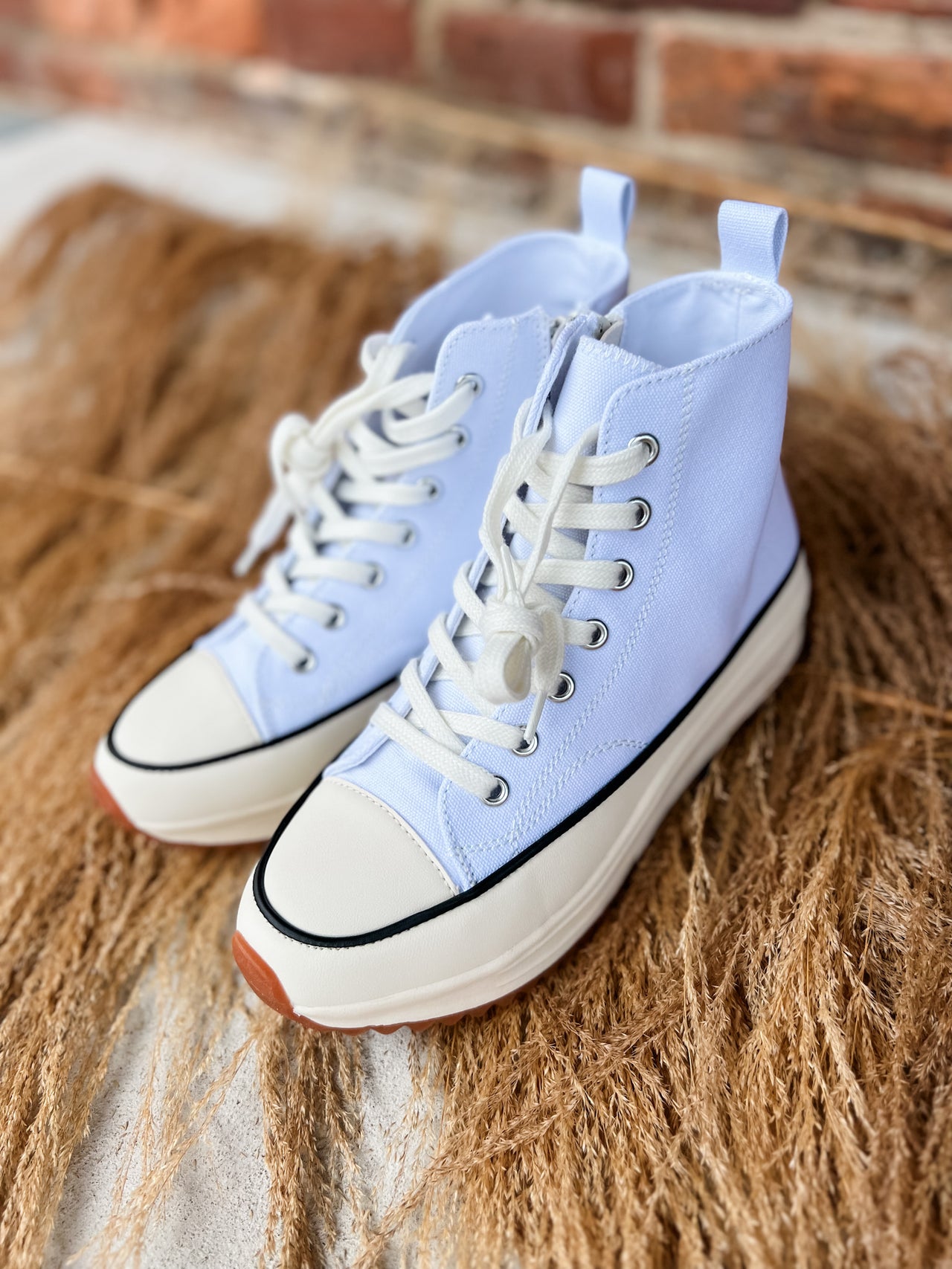 Aubrey Sneakers- White