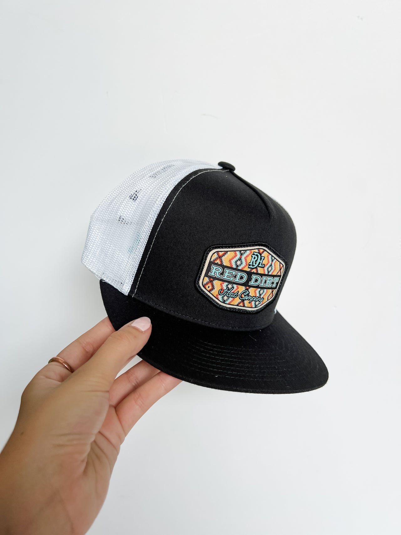 Free Rein Hat Black/White