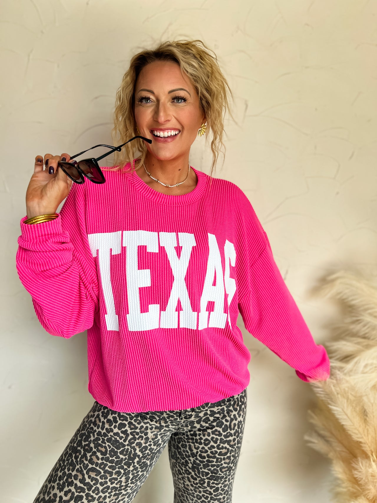 TEXAS Soft Ribbed Graphic Sweatshirt- Fuchsia