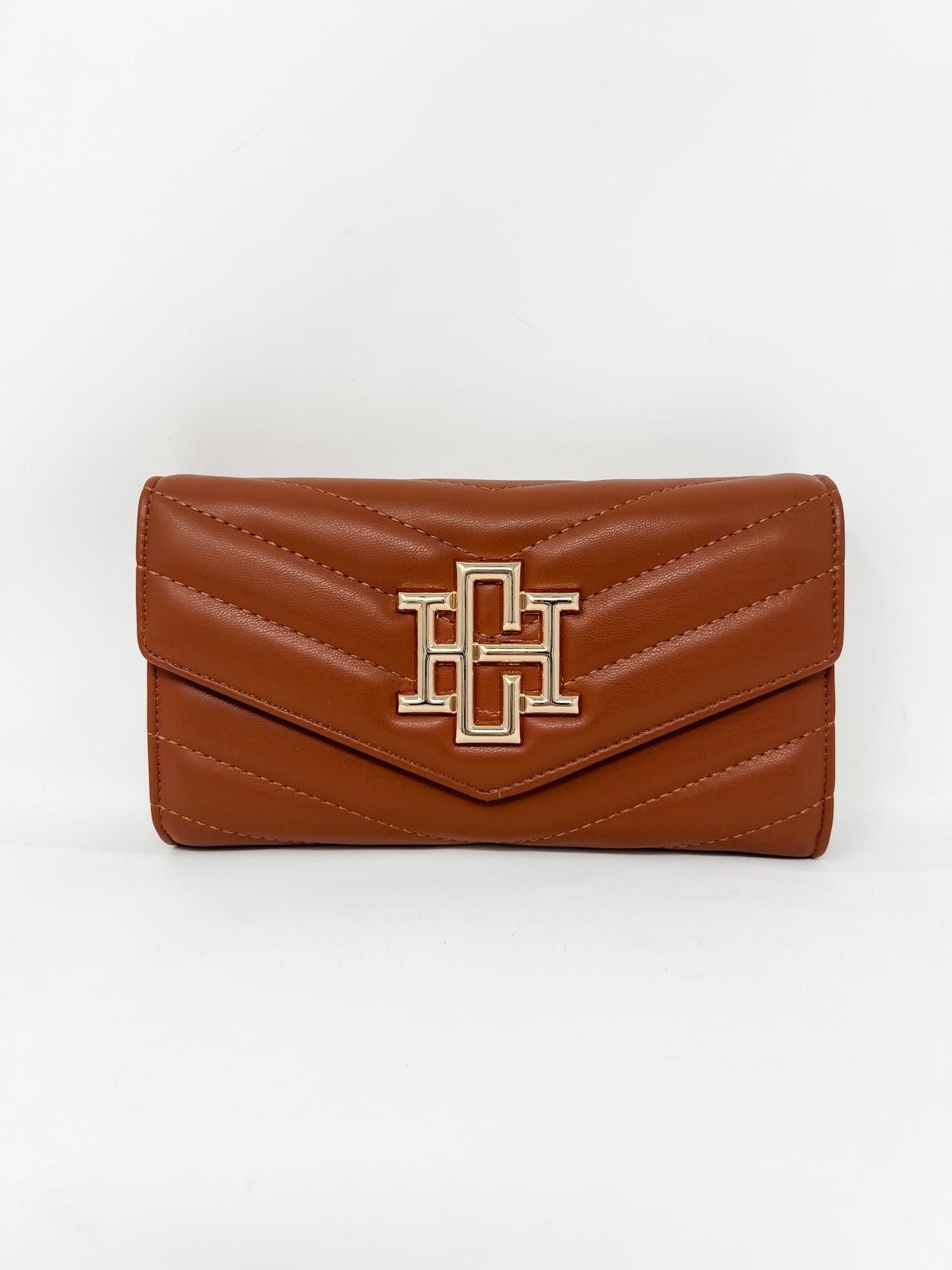 {CH} Carlington Clutch Crossbody Saddle VQ