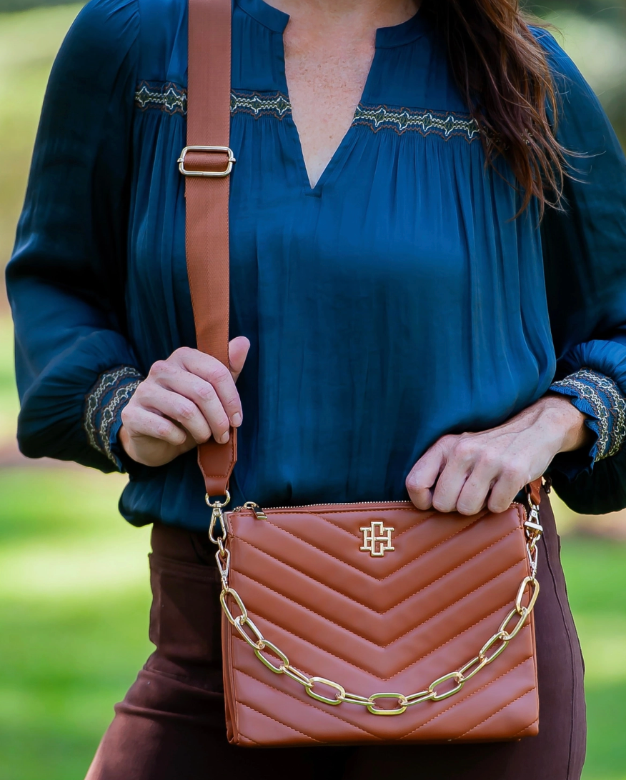 {CH} Ariana Crossbody Saddle VQ