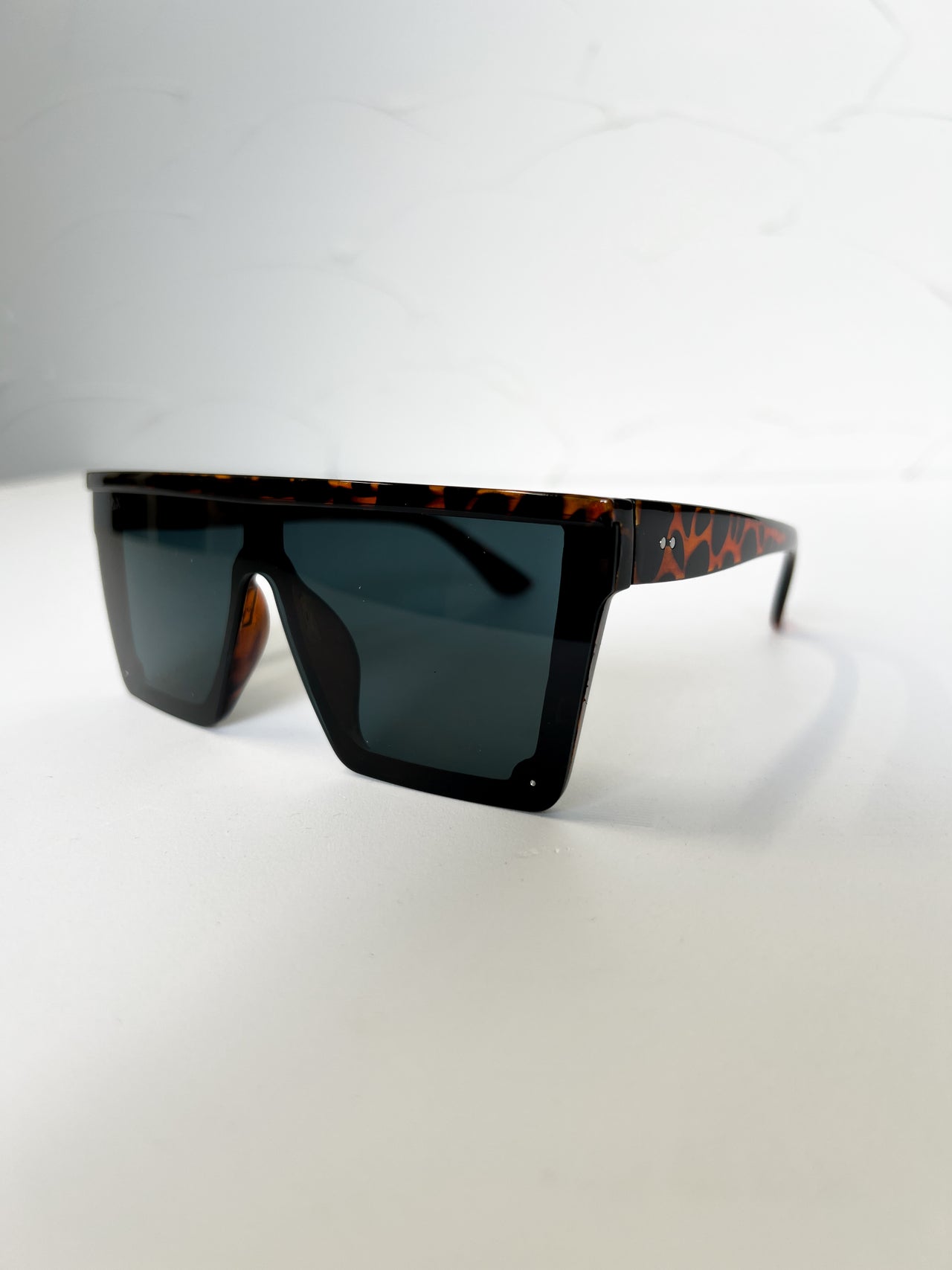 {DAX} Raider Shell Sunglasses