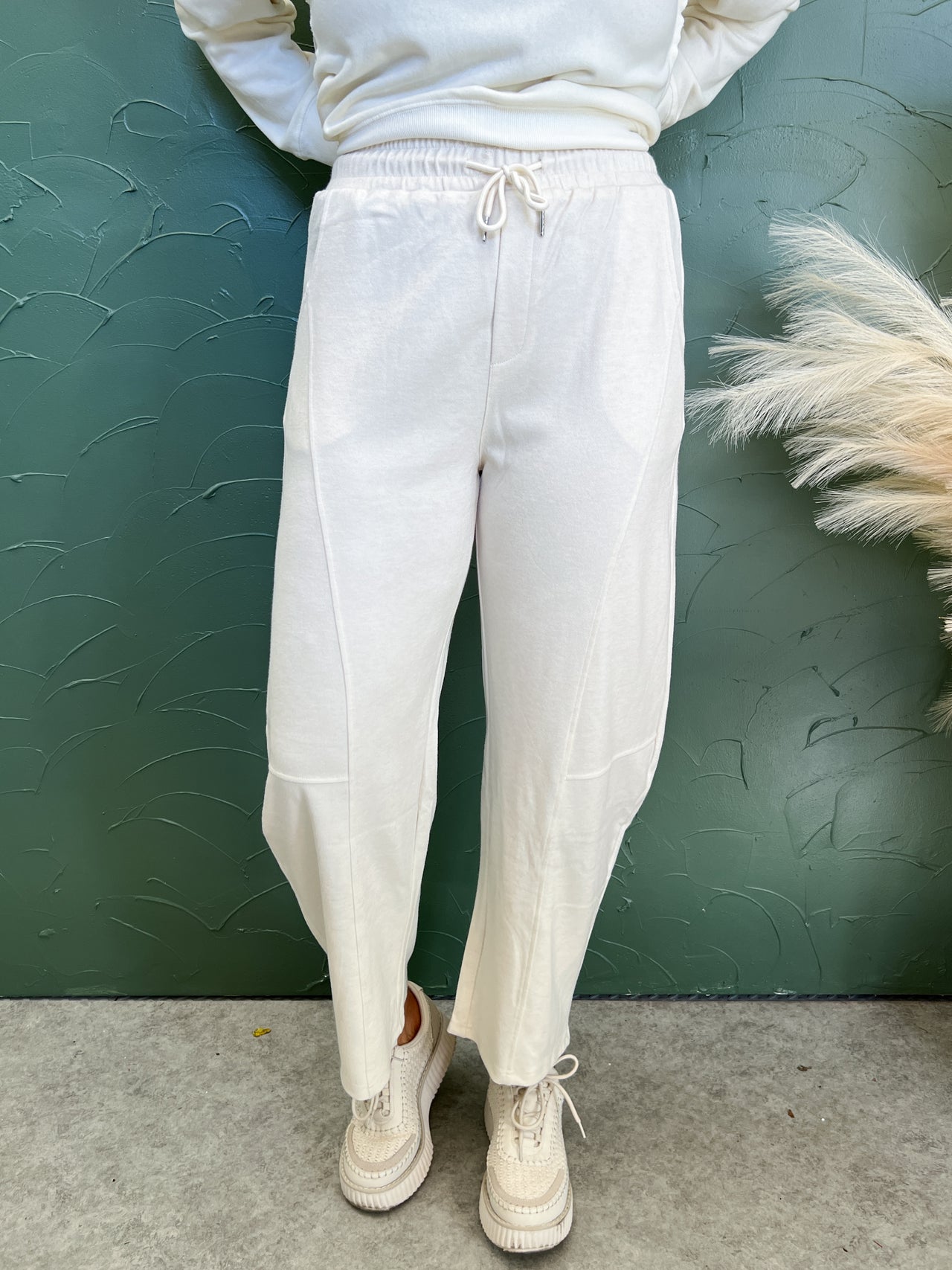 Out Of Reach Long Barrel Pants- Cream