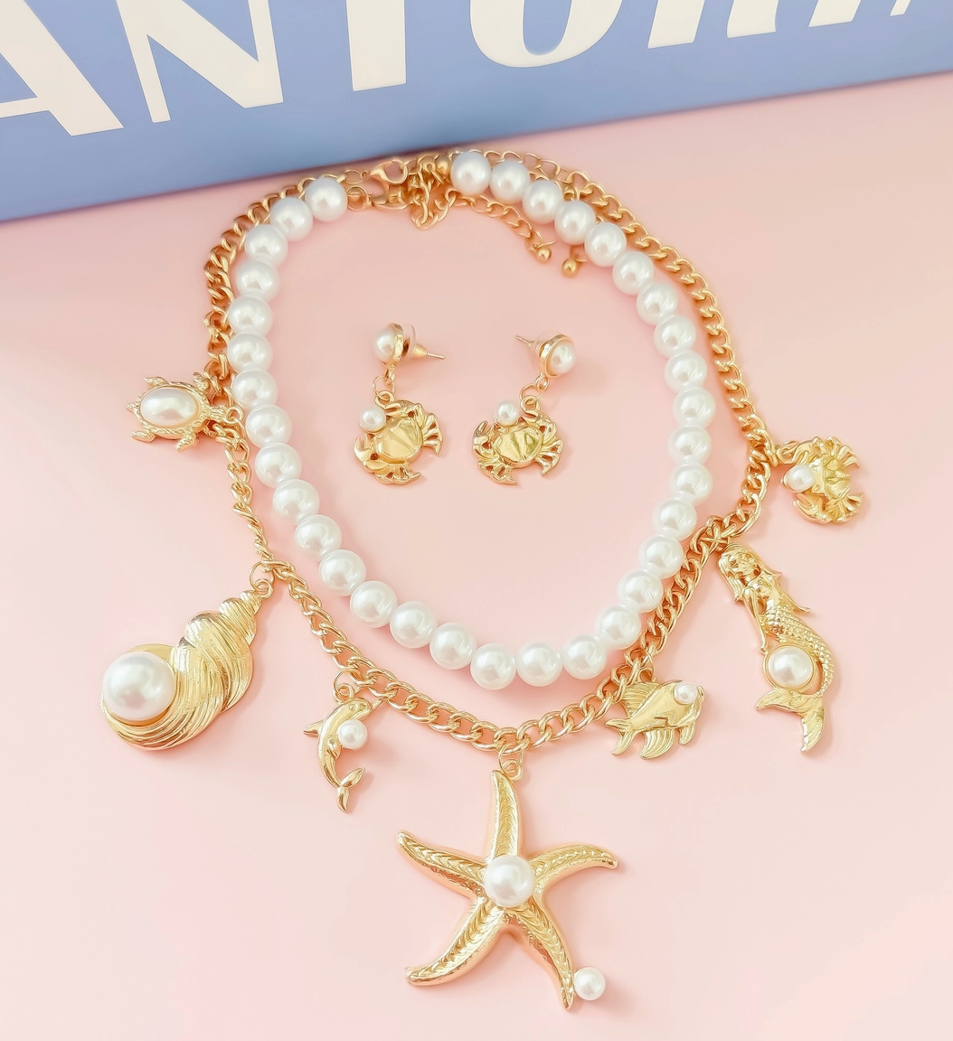 {TJ} Under The Sea Chic Necklace