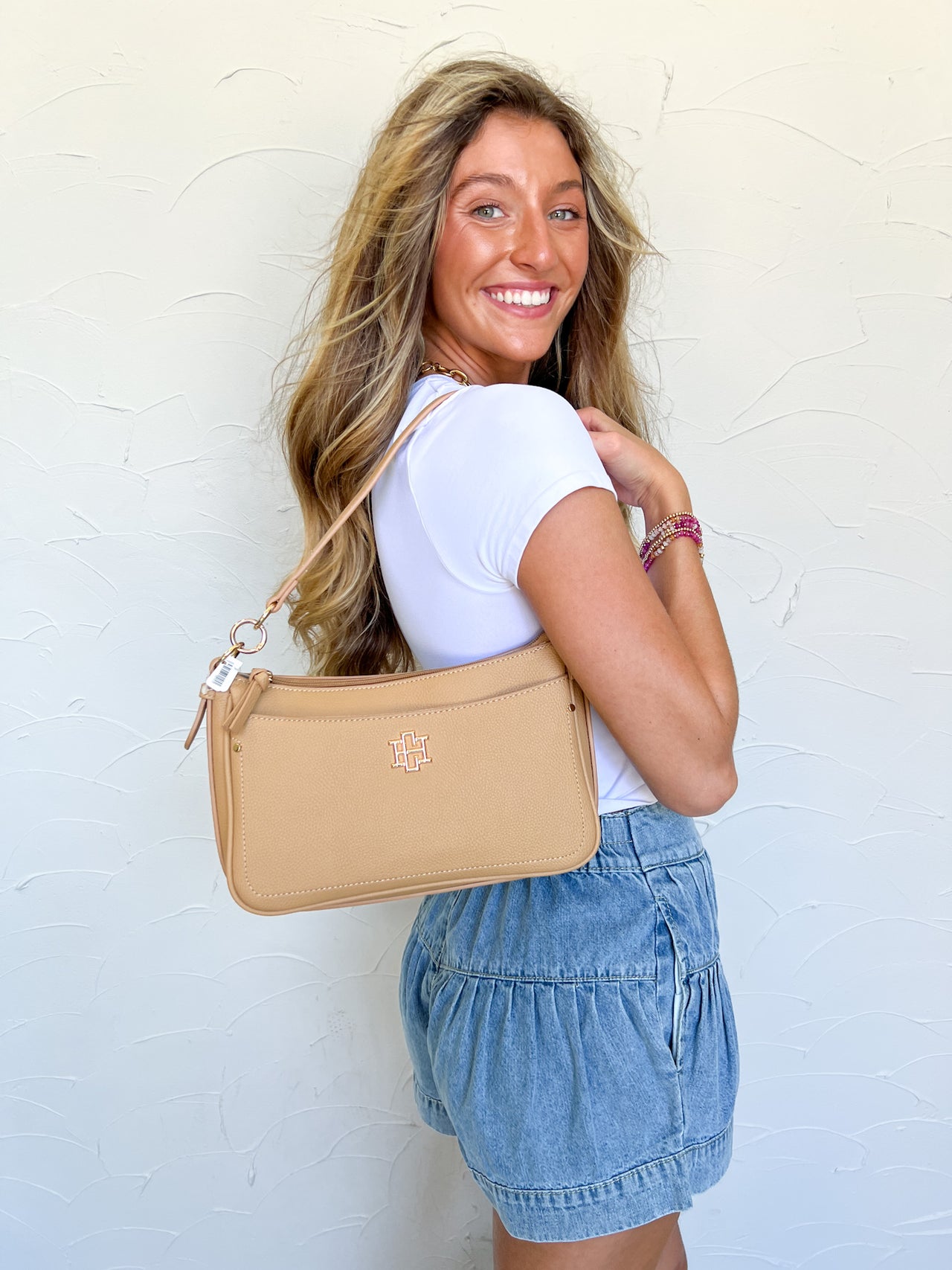 {CH} Paxton Crossbody With Pockets Tan
