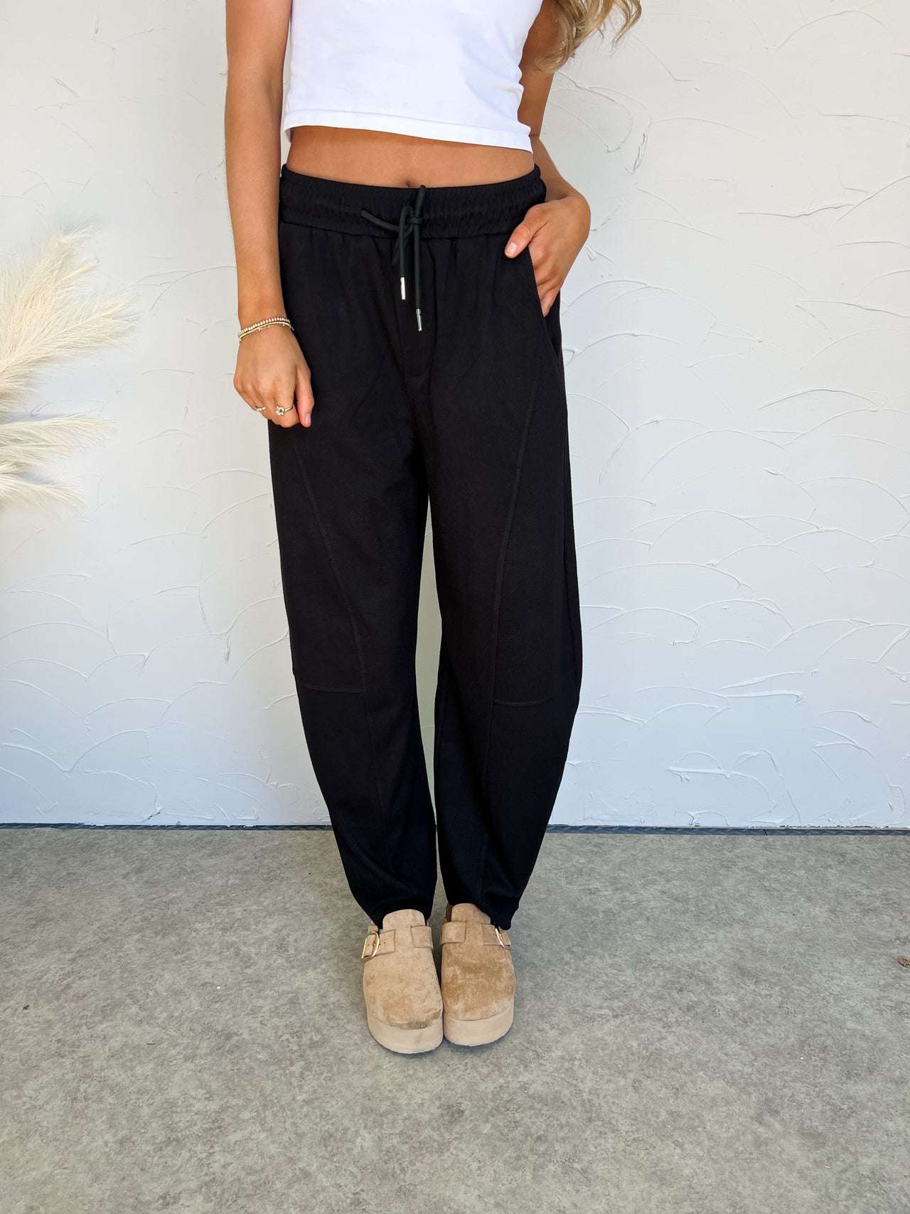 Out Of Reach Long Barrel Pants- Black