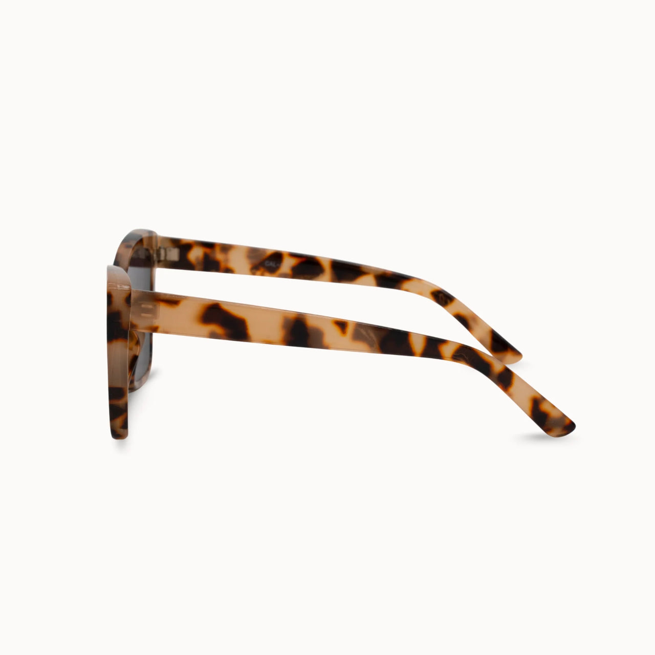 {DAX} Callie in Cheetah Sunglasses