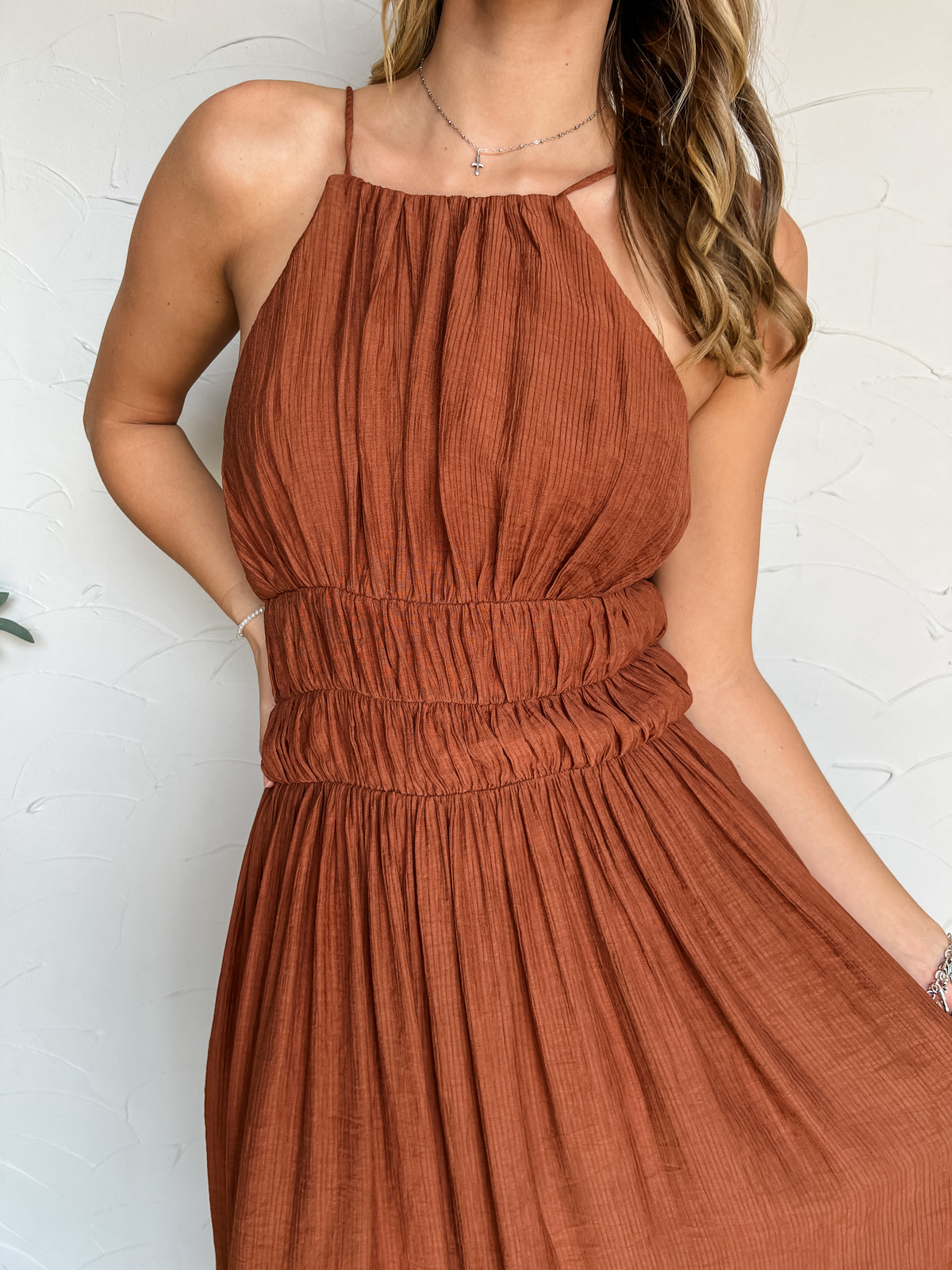 {THML} In Soft Lighting Crinkled Midi Dress