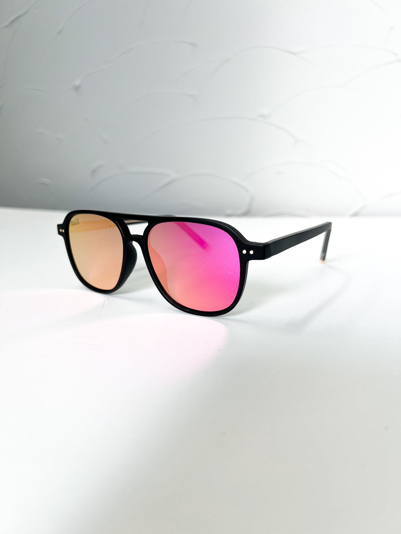 {DAX} Briggs Hot Pink Sunglasses