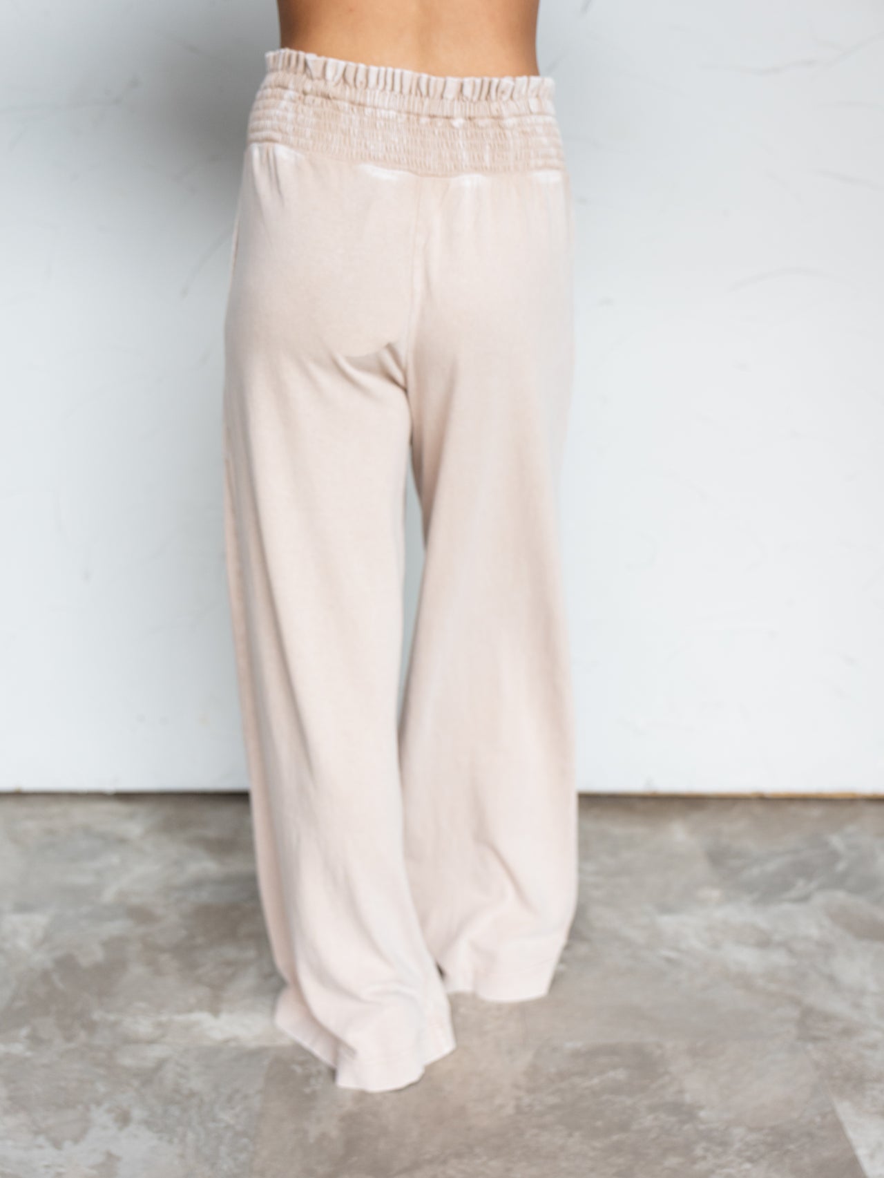 Stay Sweet Flowy Pants- Dark Taupe