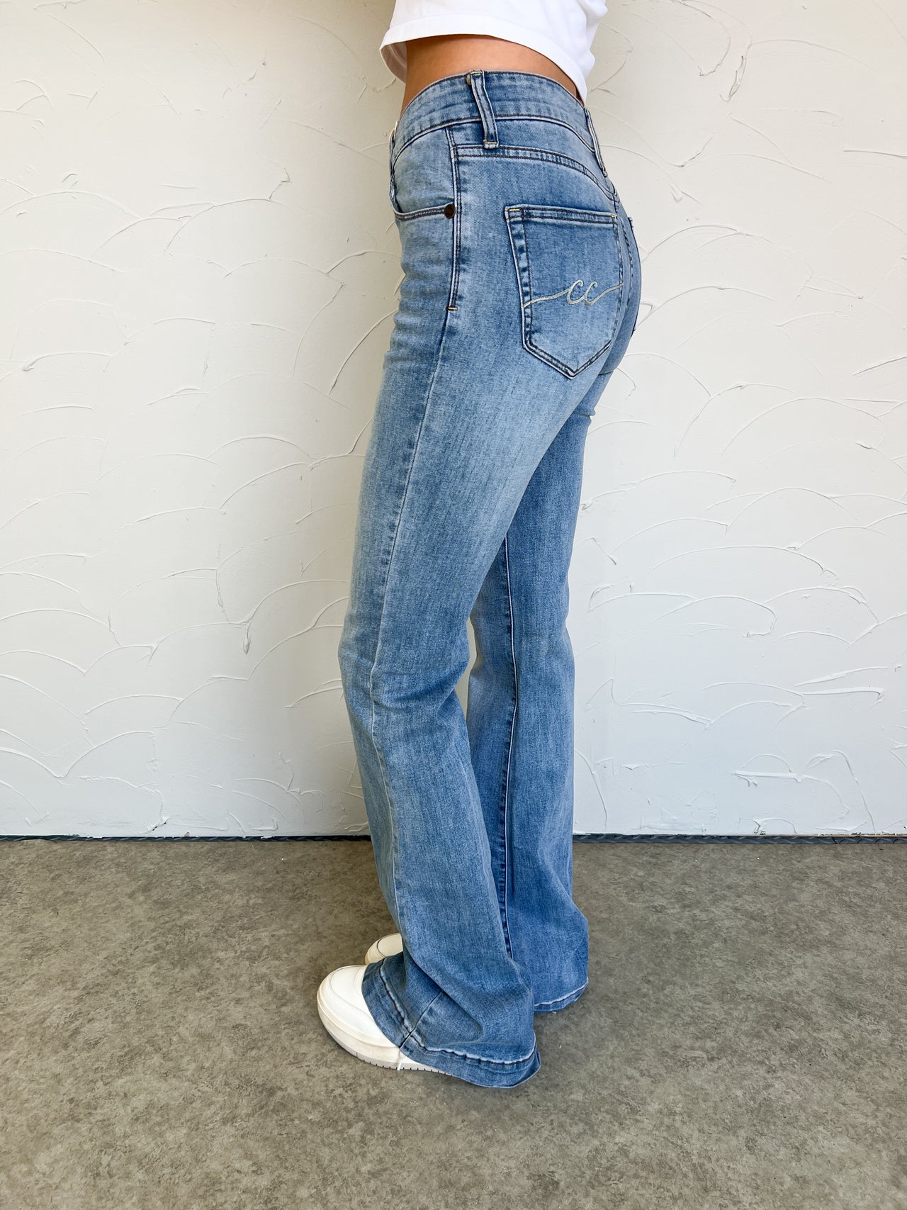 CC Carissa Classic Light Wash Jean