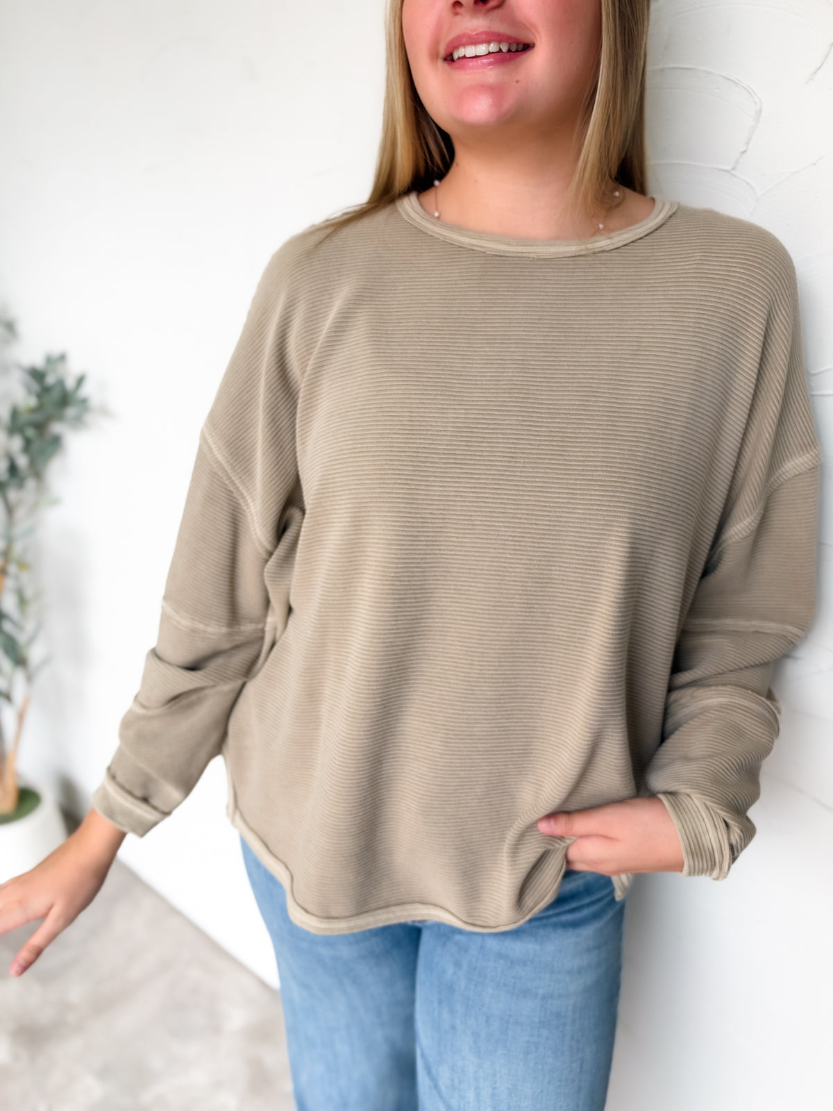 Stay My Darling Exposed Seam Knit Top- Mocha