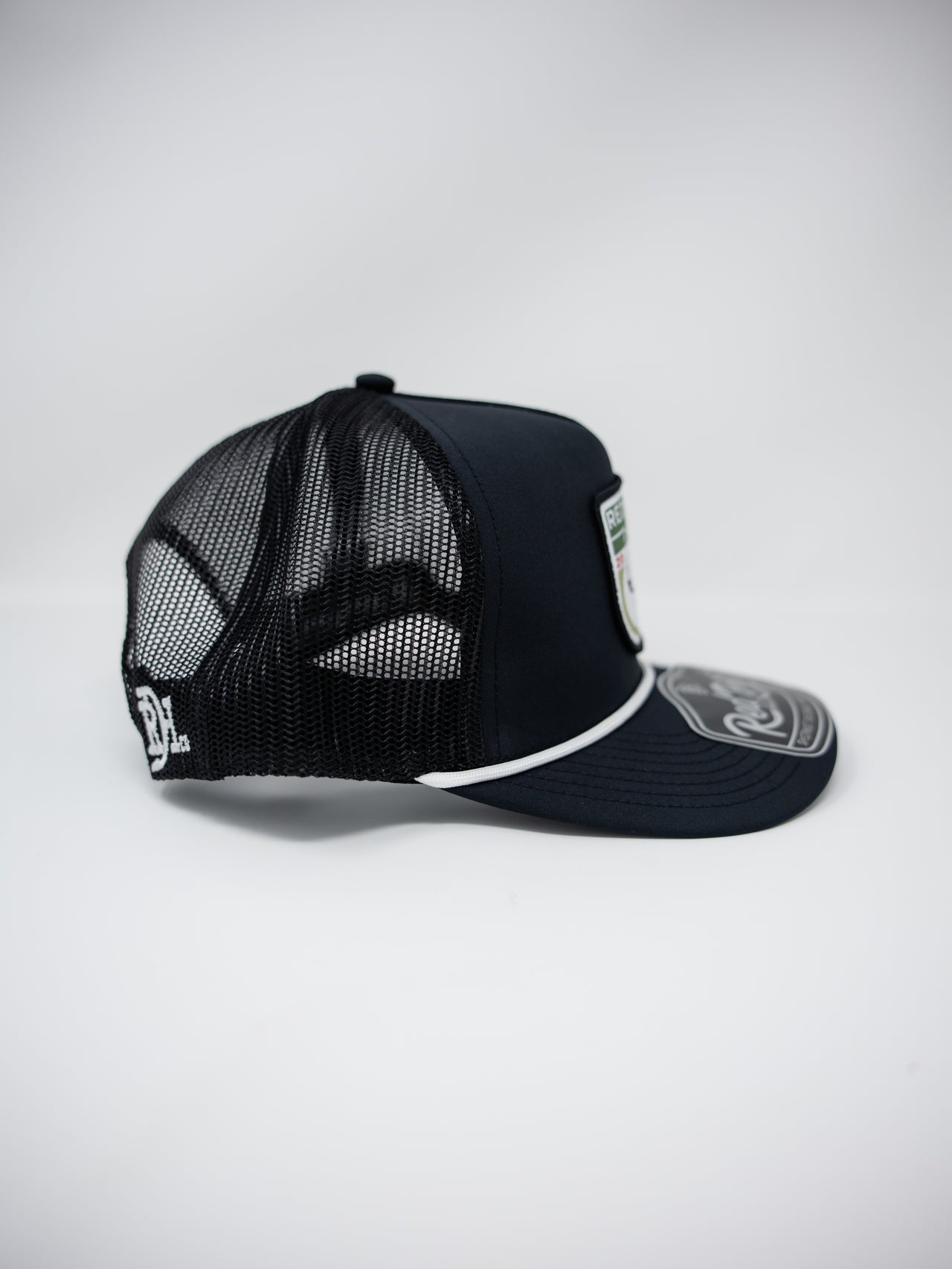 The Mount Hat- Black/Black