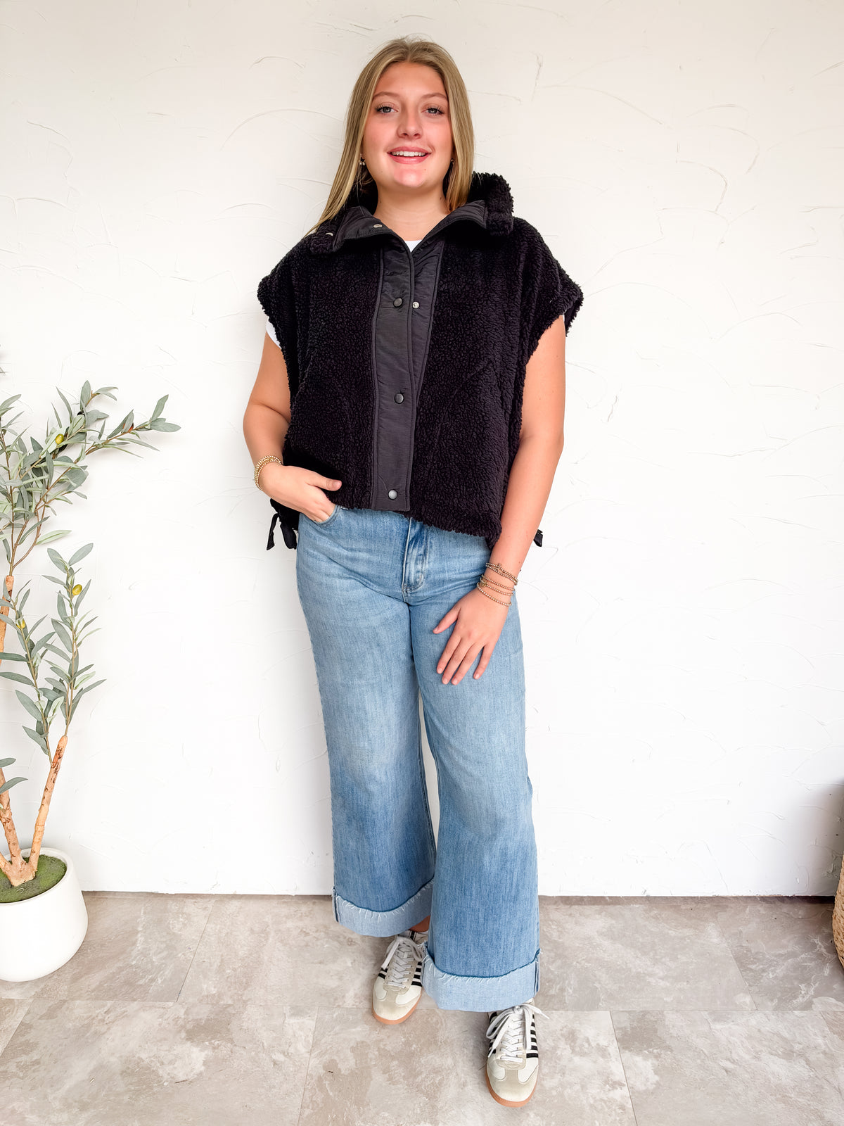 Keep Up The Look Sherpa Vest- Black