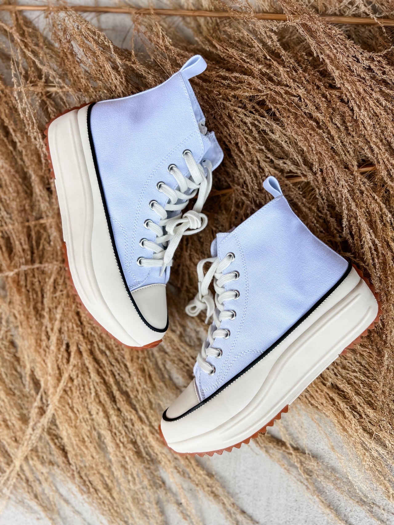 Aubrey Sneakers- White