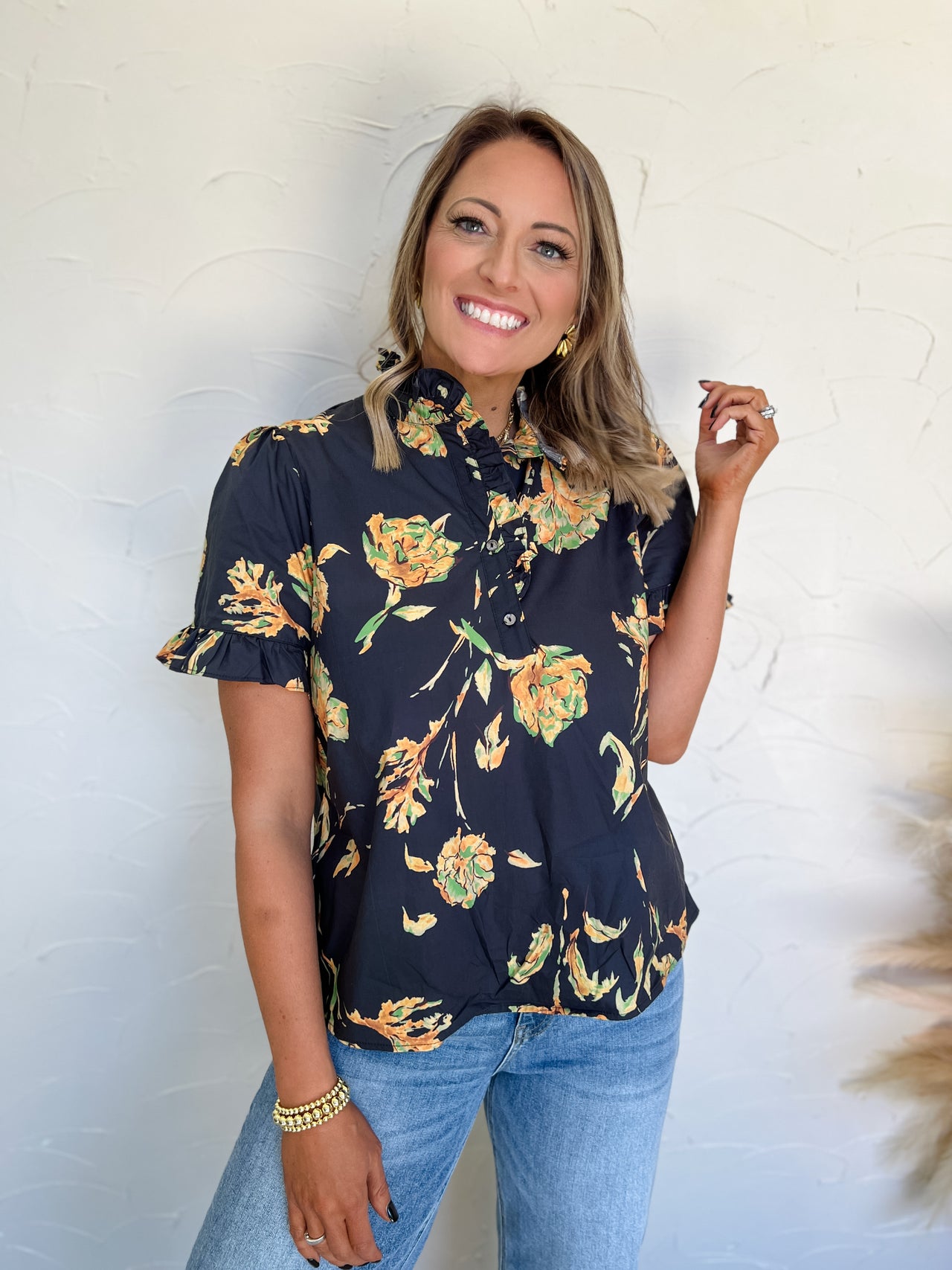 Do It The Right Way Short Sleeve Floral Top- Black