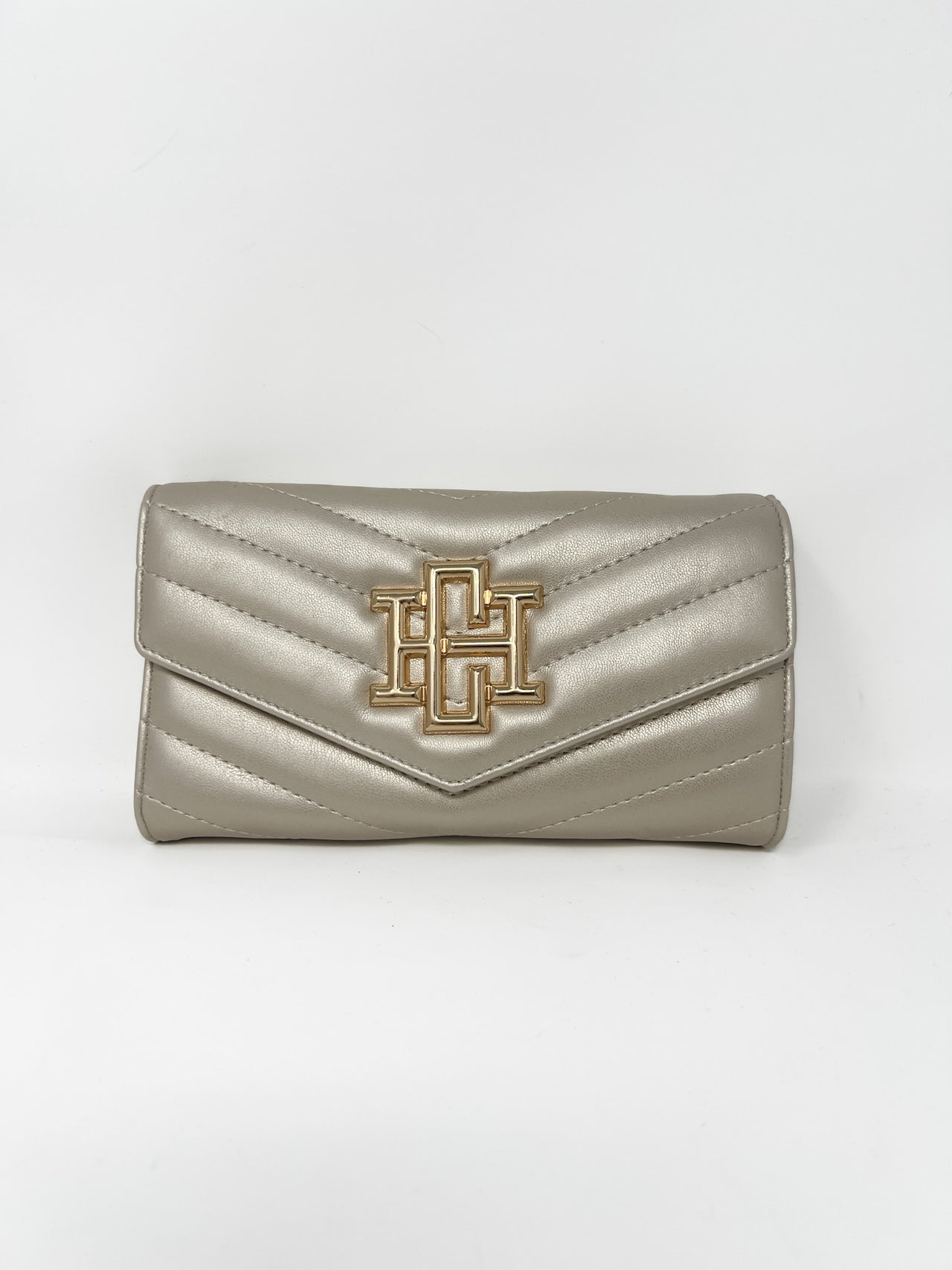 {CH} Carlington Clutch Crossbody Pearl VQ