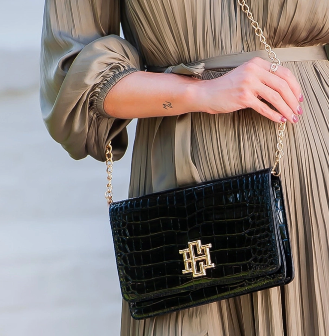 {CH} Bryn Clutch Crossbody Black Patent EC
