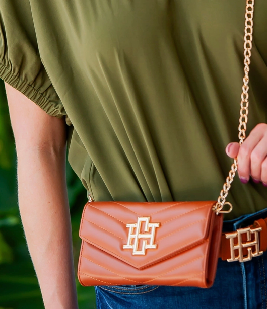 {CH} Carlington Clutch Crossbody Saddle VQ
