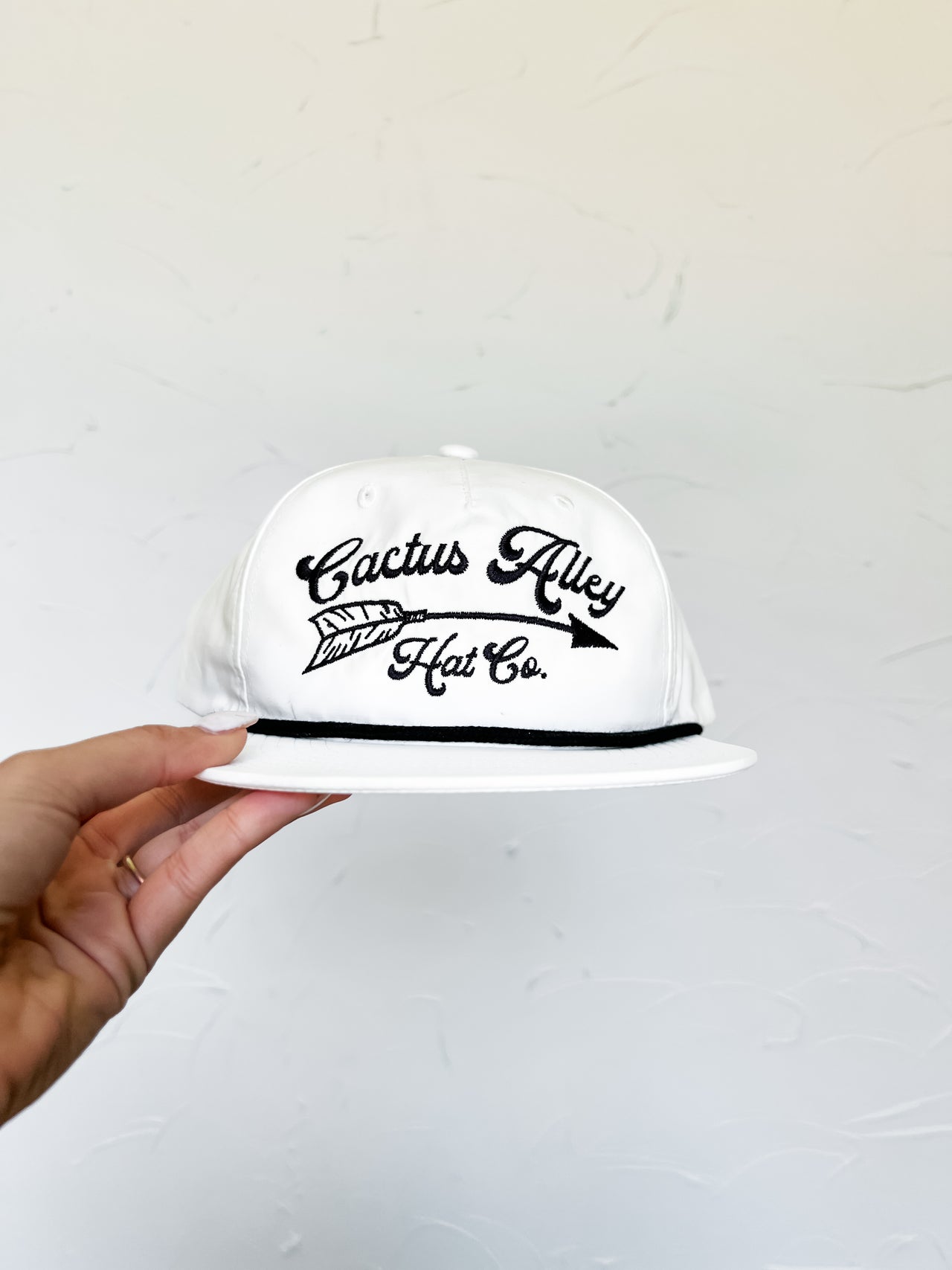 Cactus Alley Arrow Hat- White/Black Rope