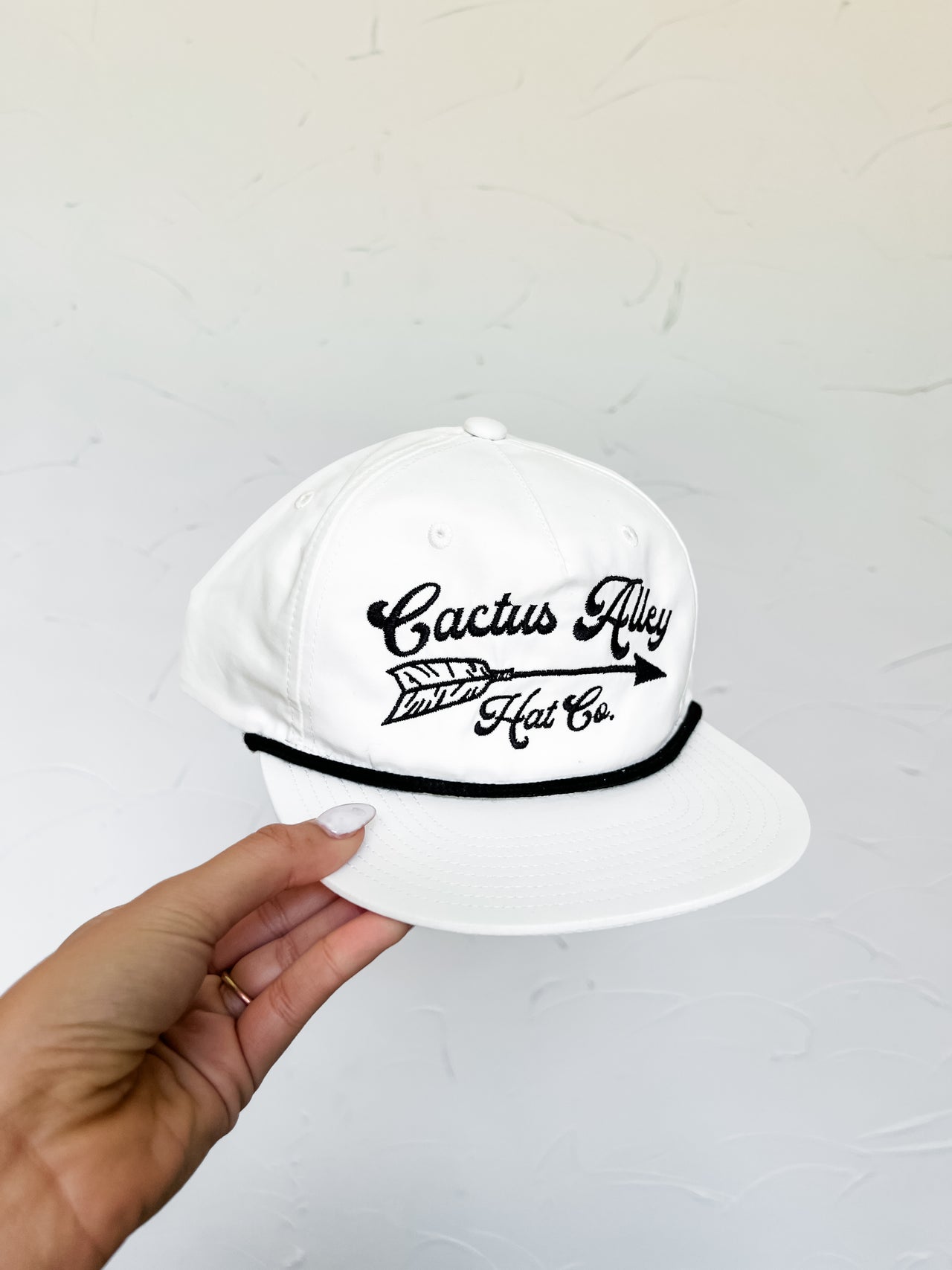 Cactus Alley Arrow Hat- White/Black Rope