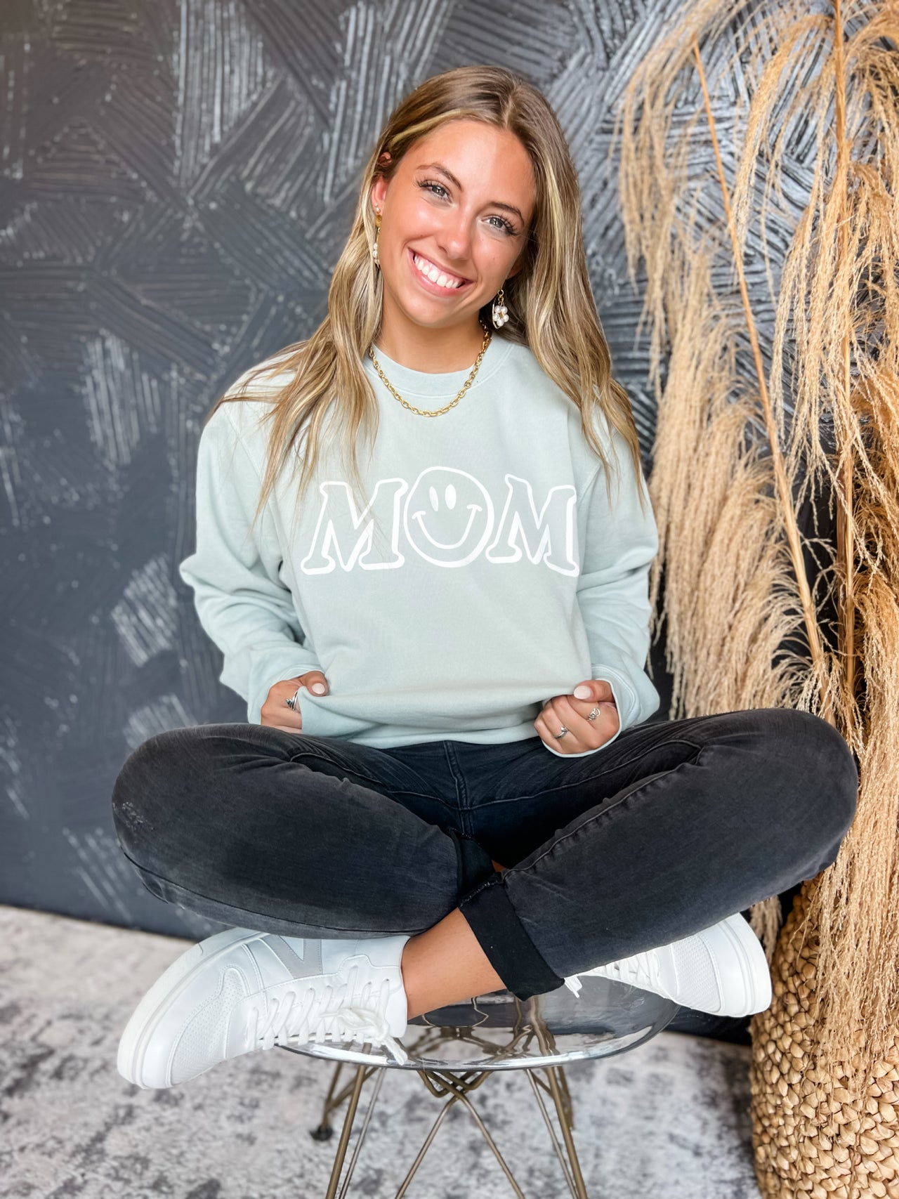 Happy Mom Puff Sweatshirt
